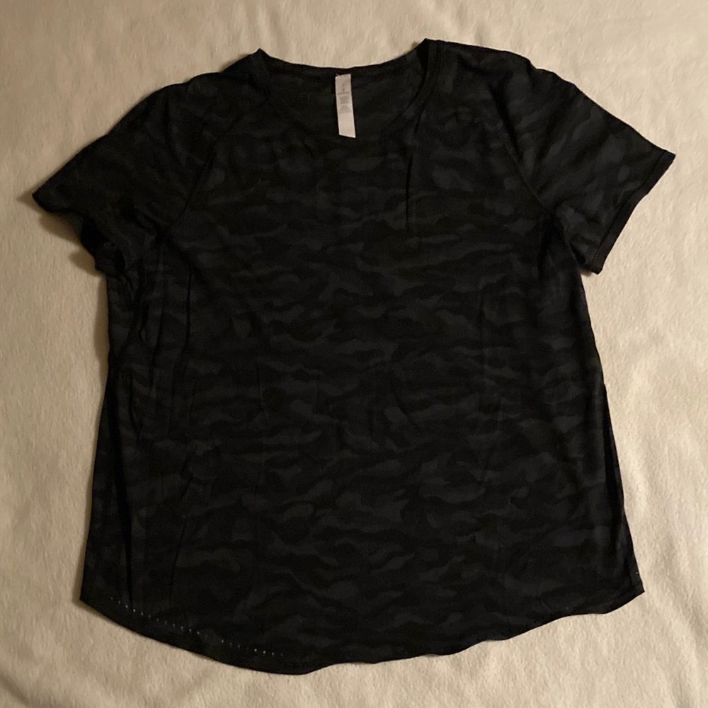 Lululemon top. Size 8. Lightweight. Camo